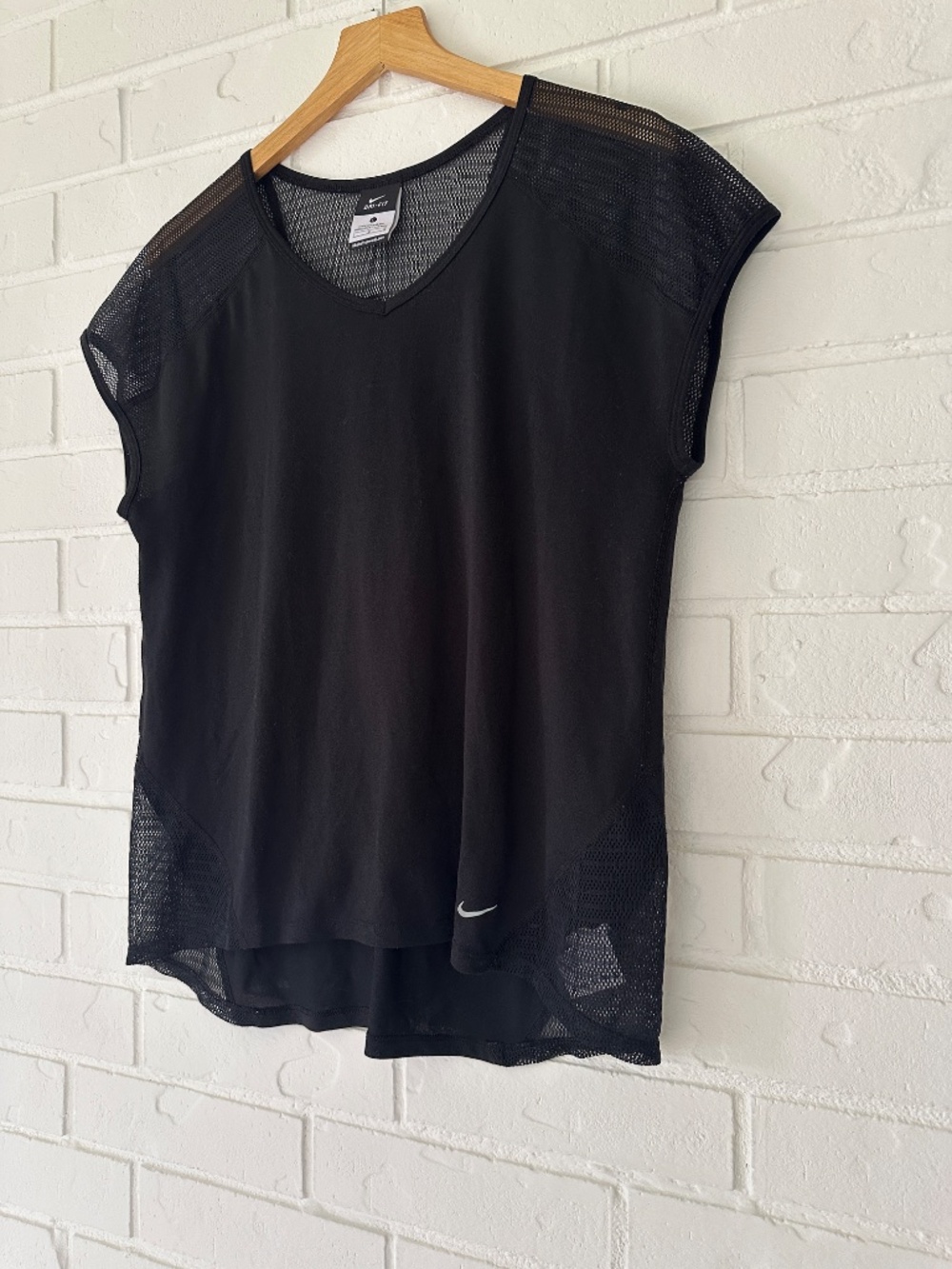 Nike Dri-FIT v-neck activewear top cap sleeves and mesh back Black Size Large